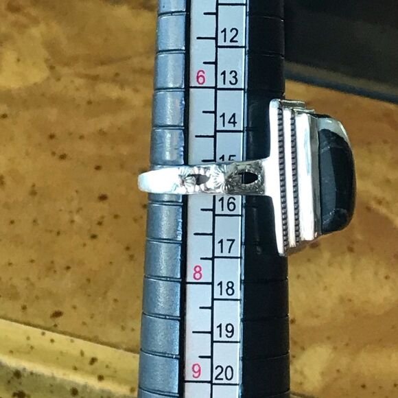 White Buffalo Sterling Silver Ring Size 7 - Picture 7 of 8